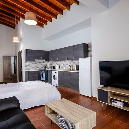 The Loft Studio Lägenhet Larnaca Exteriör bild